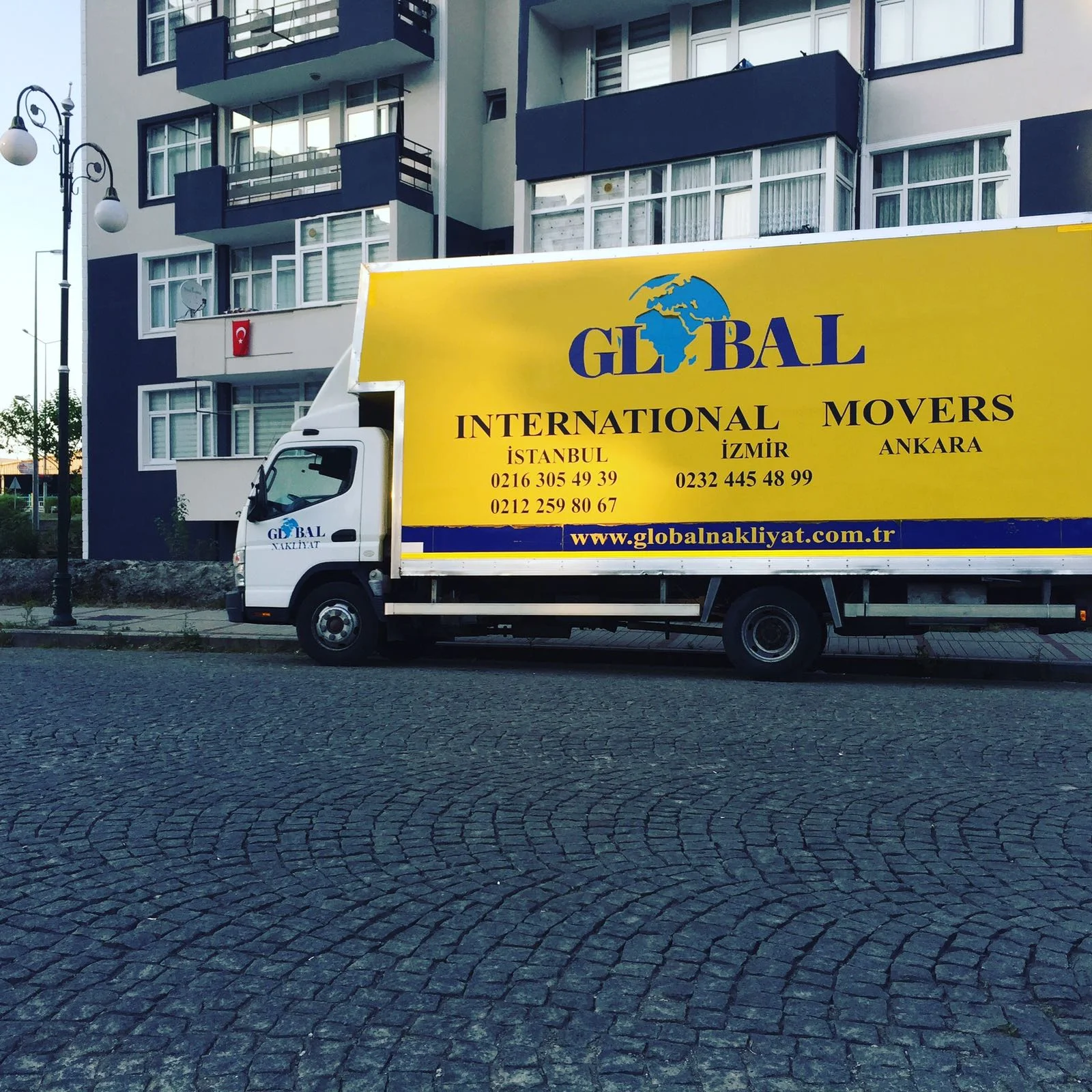 Global Nakliyat İstanbul Ayvalık evden eve nakliyat aracı